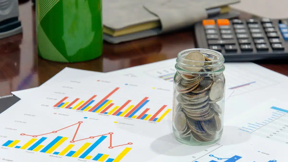 The New Frontier of Digital Assets: Investing Safely in Tokens and NFTs in 2025